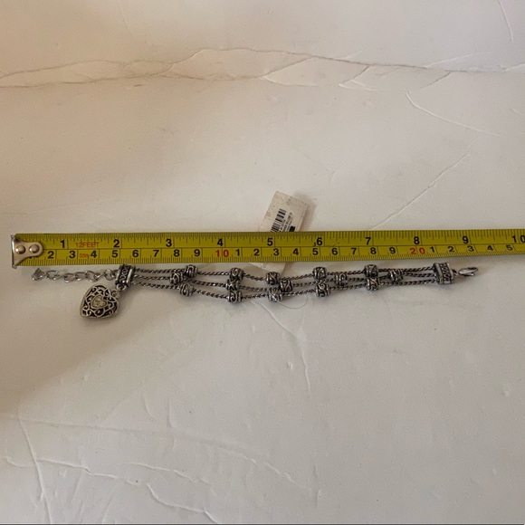 *NWT* Silver 3 rope design bracelet with beautiful silver heart - Picture 2 of 4